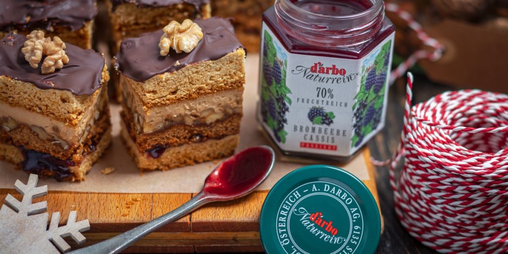 Orzechowiec - ciasto miodowe z orzechami i kremem kawowym Praktykulinarni De Care