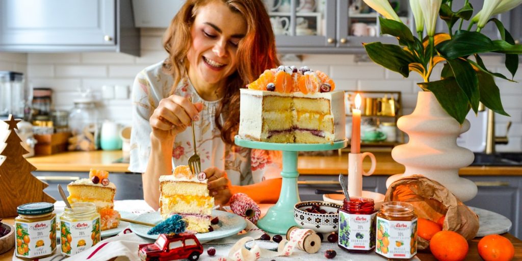 Świąteczny tort śmietankowy z Darbo Smyk w Kuchni