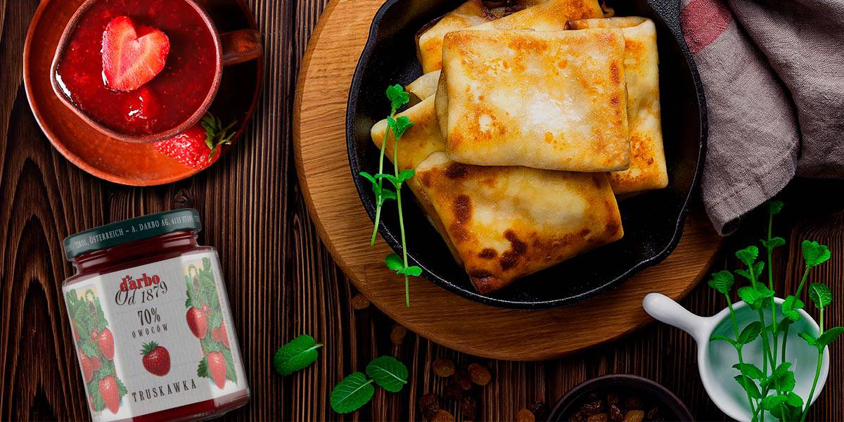 Naleśniki z twarogiem i dżemem truskawkowym Darbo