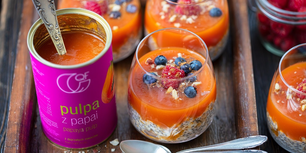 Owsianka z nasionami chia i pulpą z papai