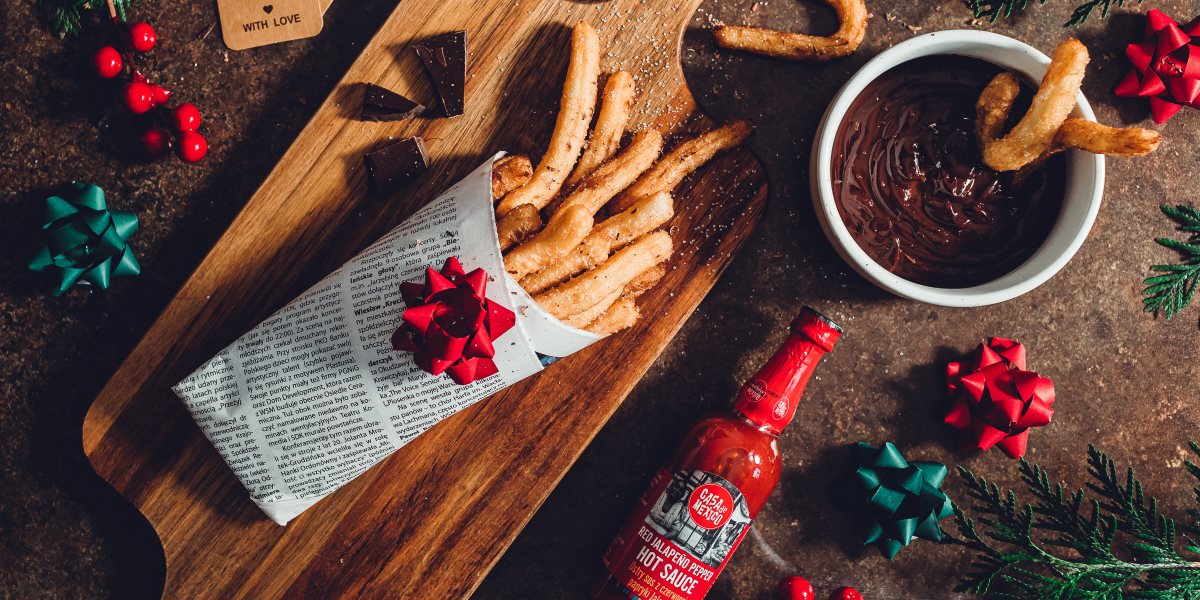 Mikołajkowe churrosy z czekoladą z dodatkiem ostrego sosu jalapeno Casa de Mexico