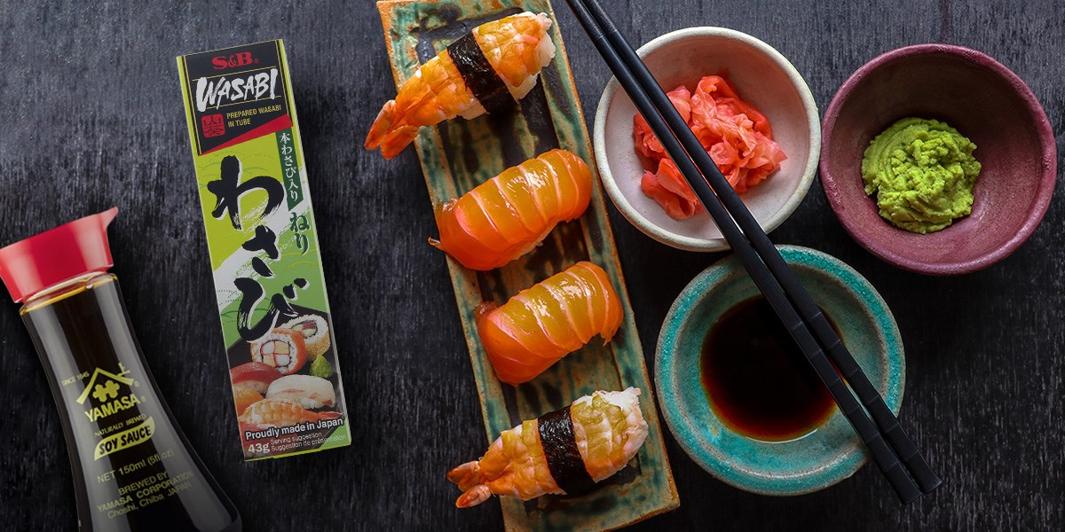 Nigiri z łososiem, krewetką i pastą wasabi