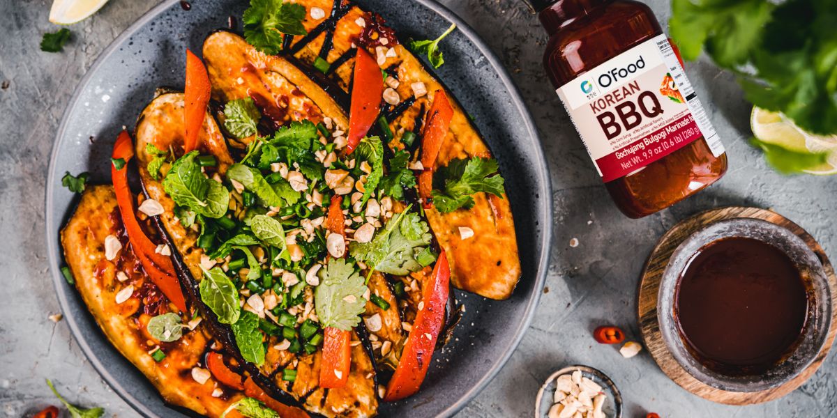 Grillowany bakłażan po azjatycku w sosie gochujang O’Food Flymetothespoon