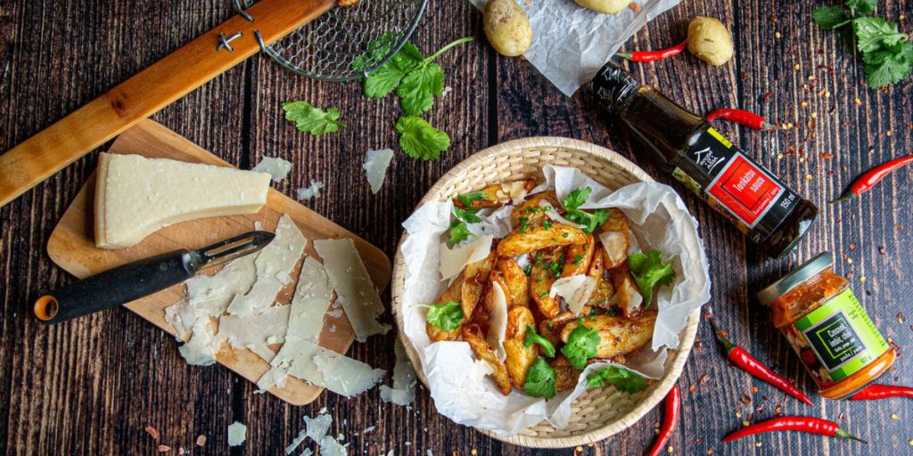 Łódeczki ziemniaczane z sosem Tonkatsu House of Asia