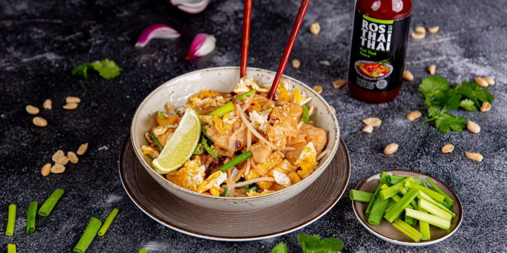Pad Thai z kurczakiem i tofu Ros Thai Thai