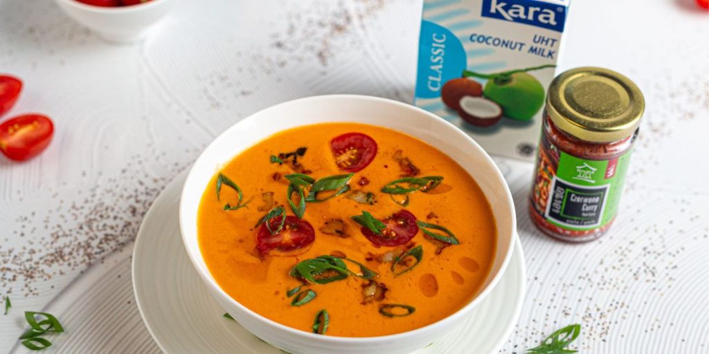 Pomidorowy chłodnik red curry Decare Group