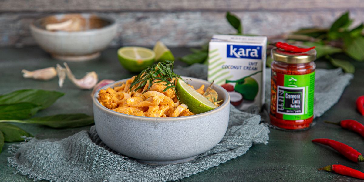Makaron z pastą red curry decare