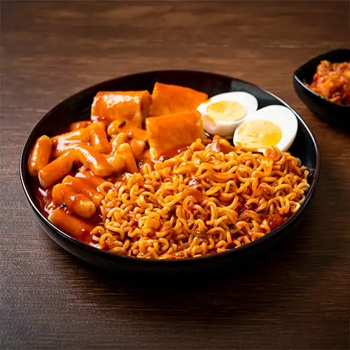 Tteokbokki w sosie sweet chili